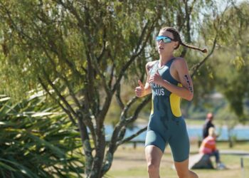 Hauser and Hoitink power to Oceania triathlon titles in Taupo • World Triathlon