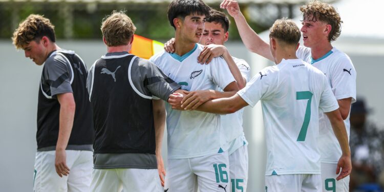 Defending champions New Zealand start campaign with comfortable victory