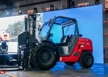 The G3 compact rough terrain forklift has all the best features from other G3 series models