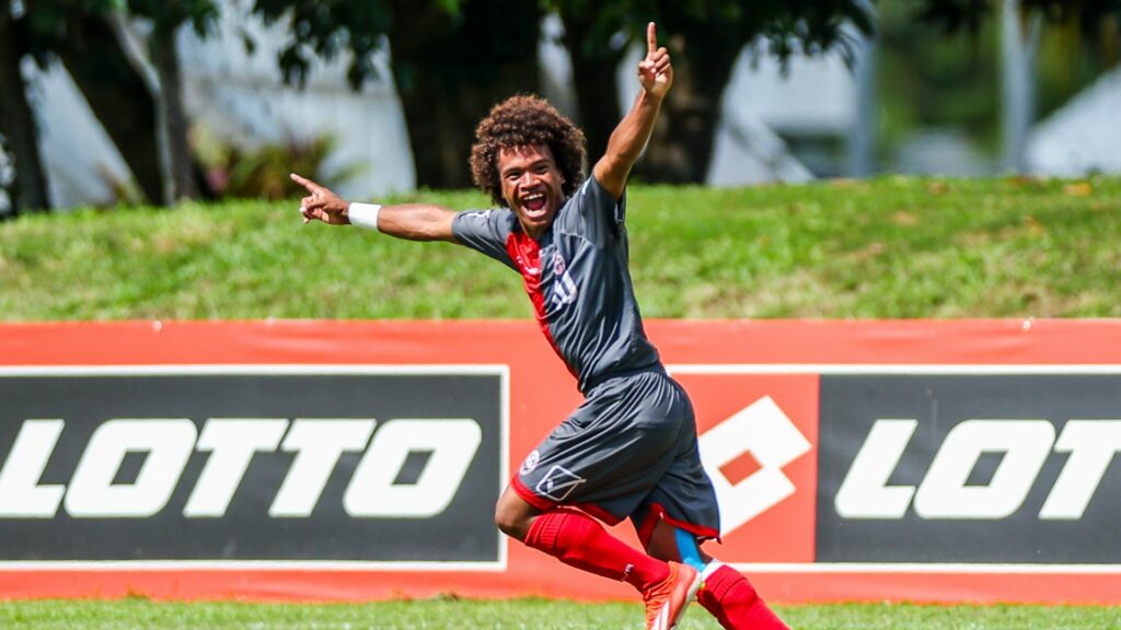 New Caledonia score dramatic winner to book final place