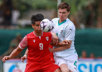Tahiti's Tauhiti Keck New Zealand's Tyler Bindon.