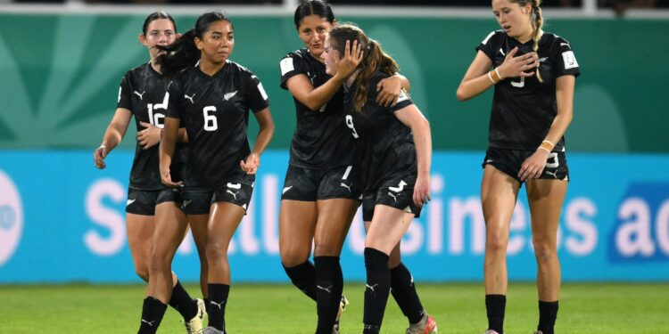 New Zealand keep World Cup campaign alive with draw